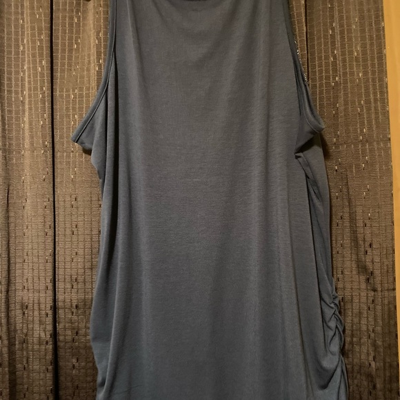 Lane Bryant size 18/20 sleeveless, gray, sequined top with ruched sides. - Picture 2 of 5